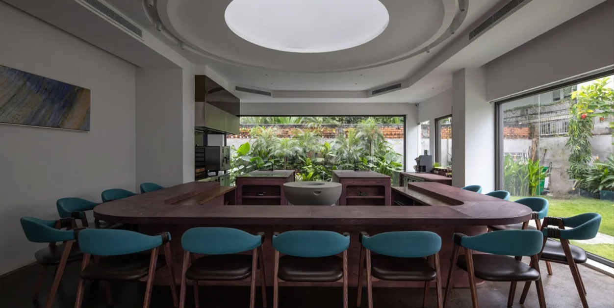 A Cozy Restaurant Atmosphere: An Experience Beyond Eating
